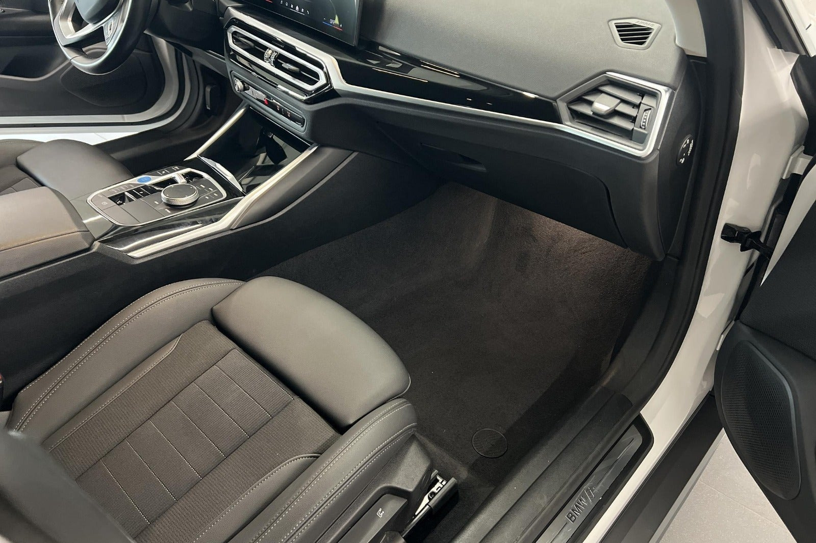 Hvid BMW i4 fra 2023