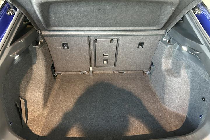 Blå VW ID.4 fra 2023