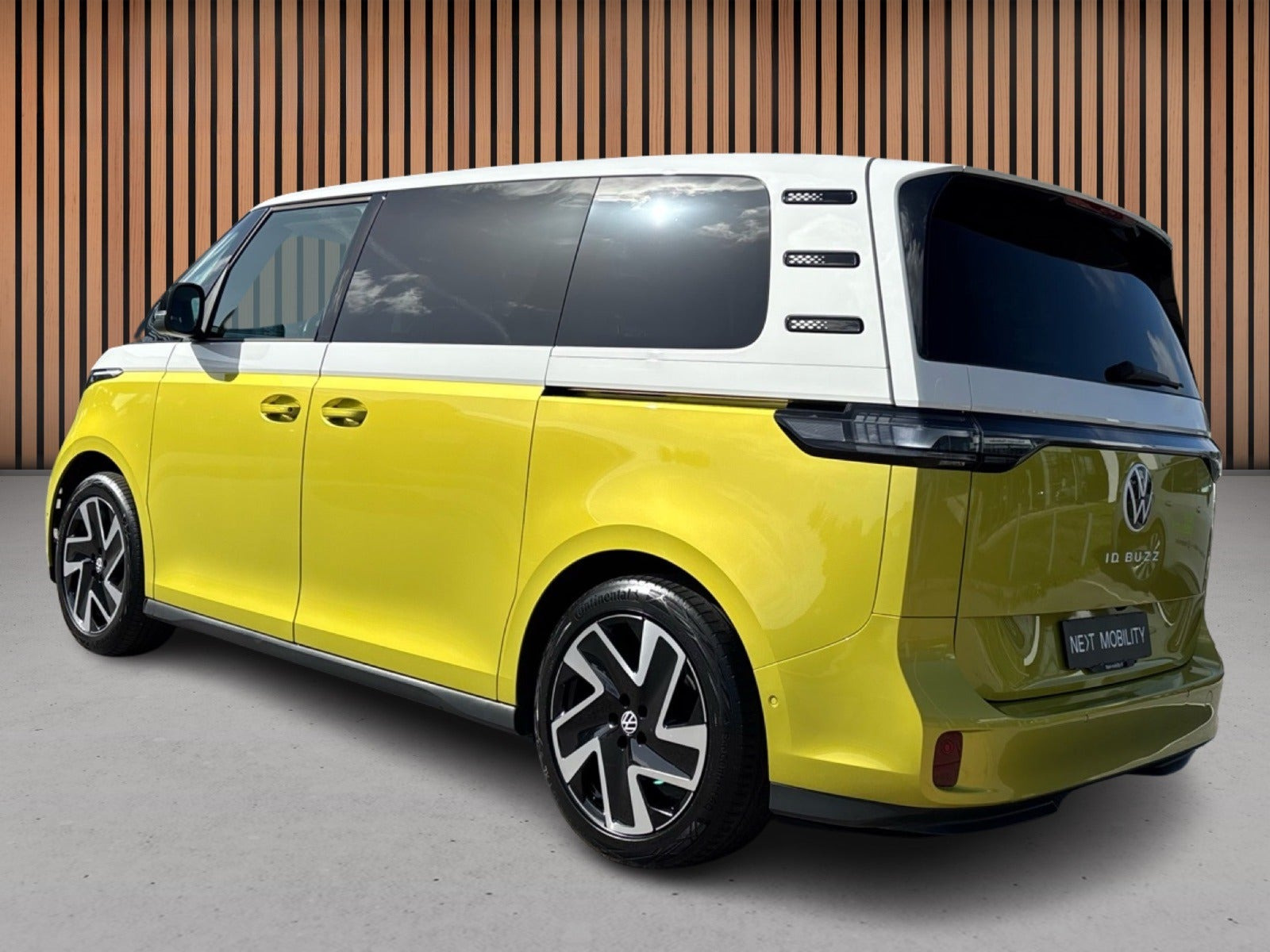 Gul VW ID.Buzz fra 2023