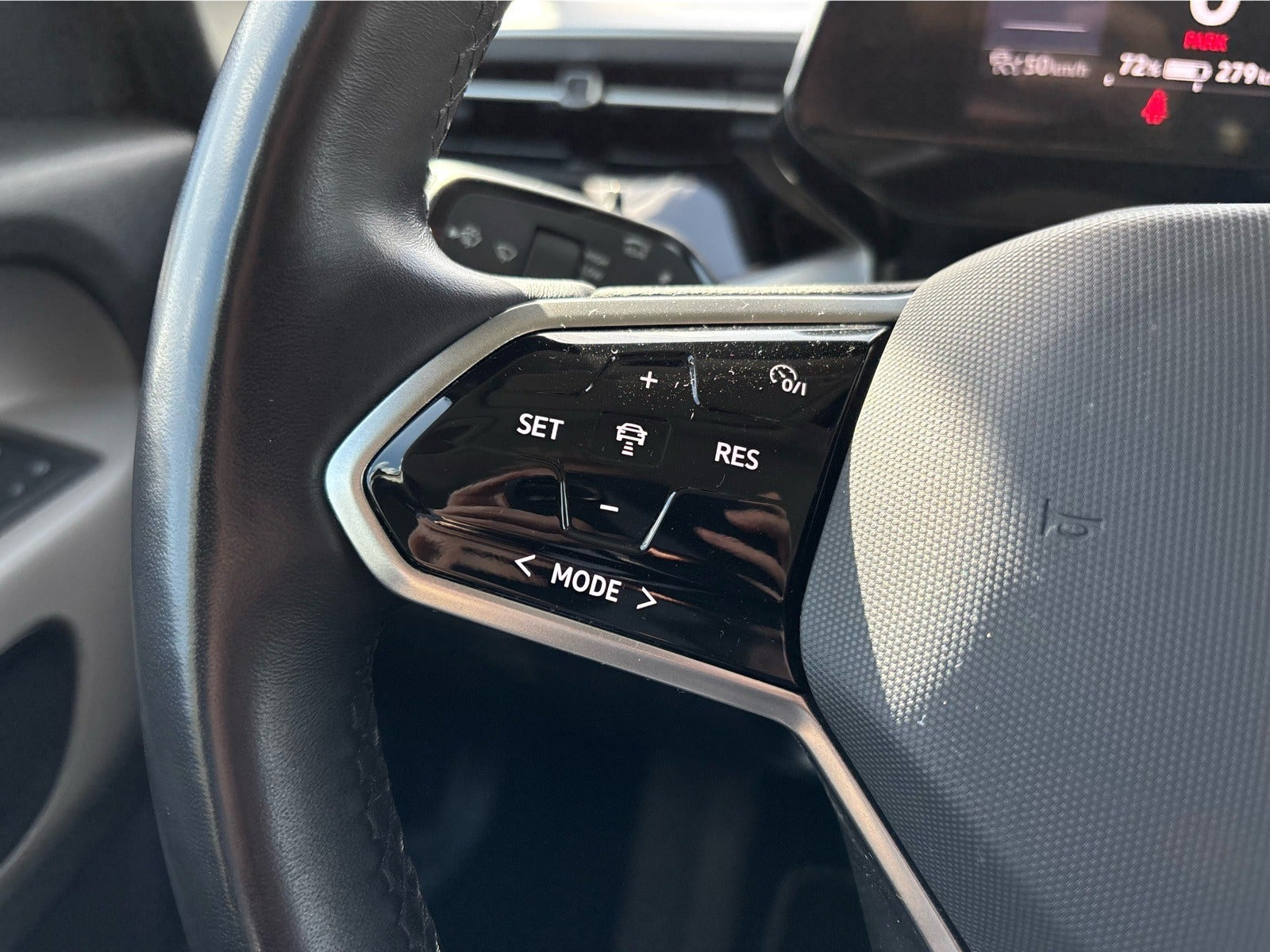 Gul VW ID.Buzz fra 2023