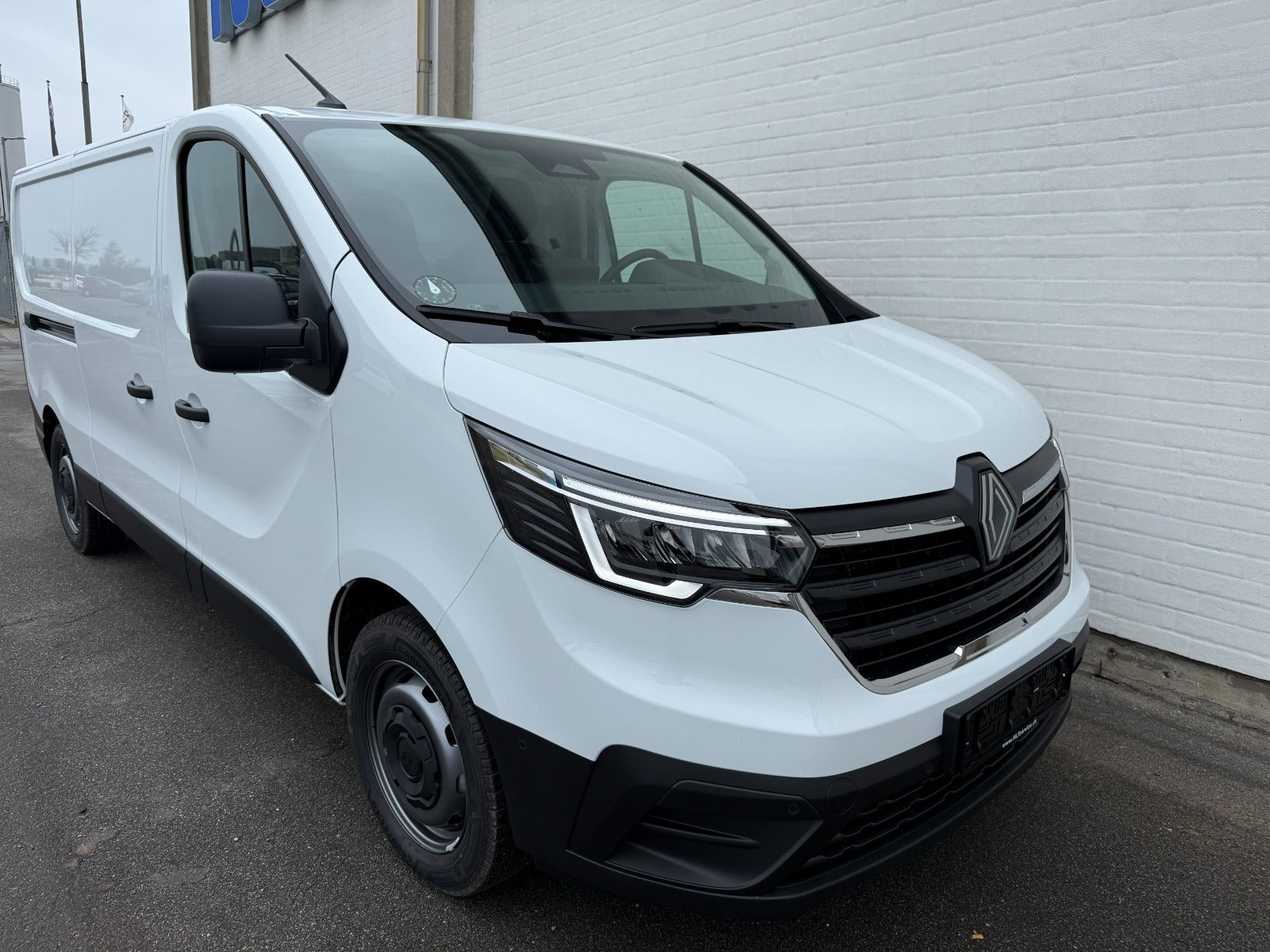 Hvid Renault Trafic fra 2026