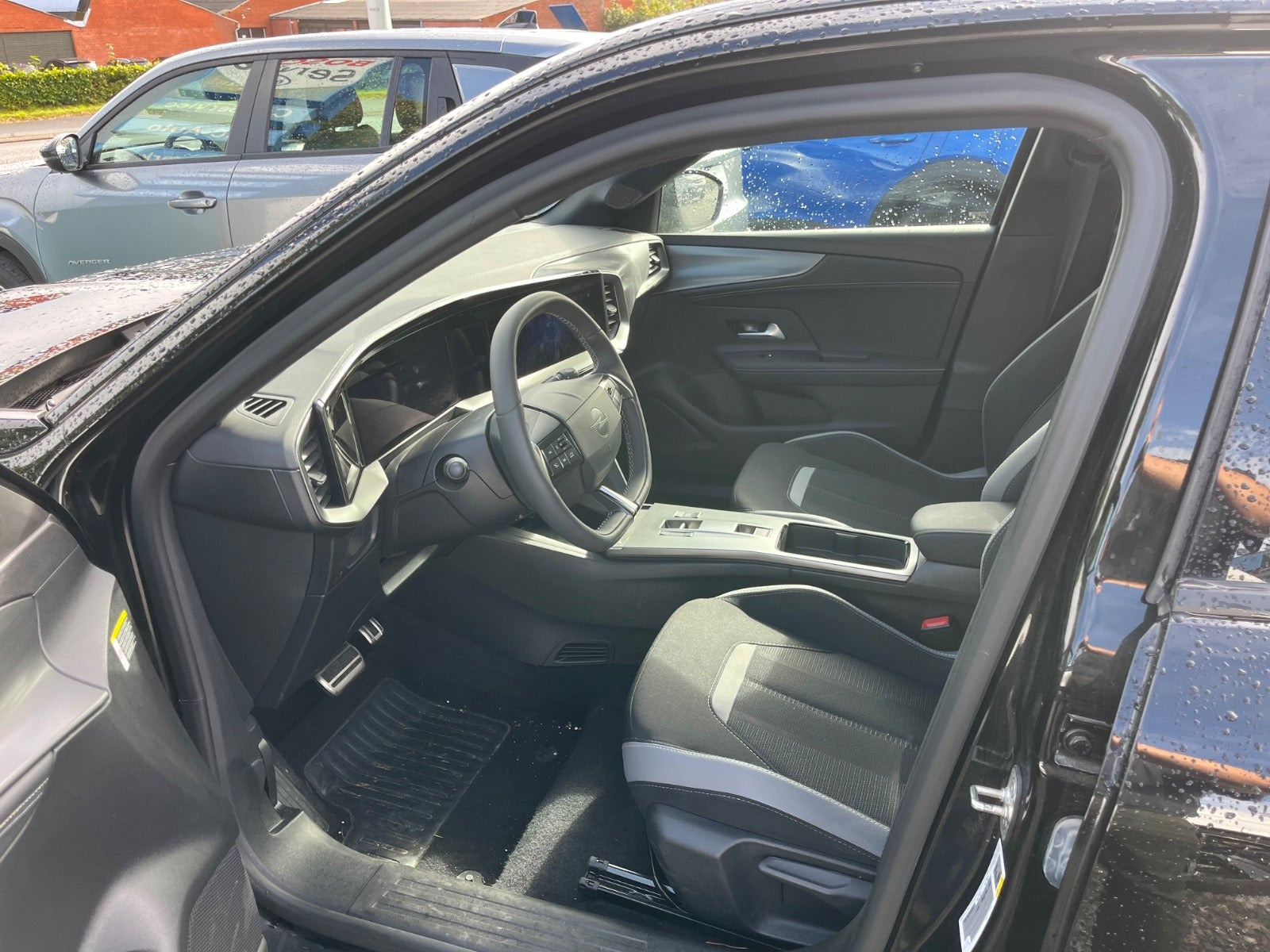 Sort Opel Mokka-e fra 2025