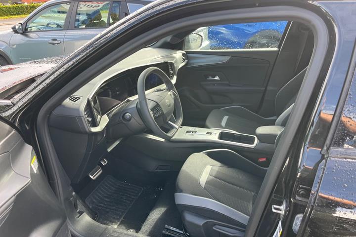 Sort Opel Mokka-e fra 2025