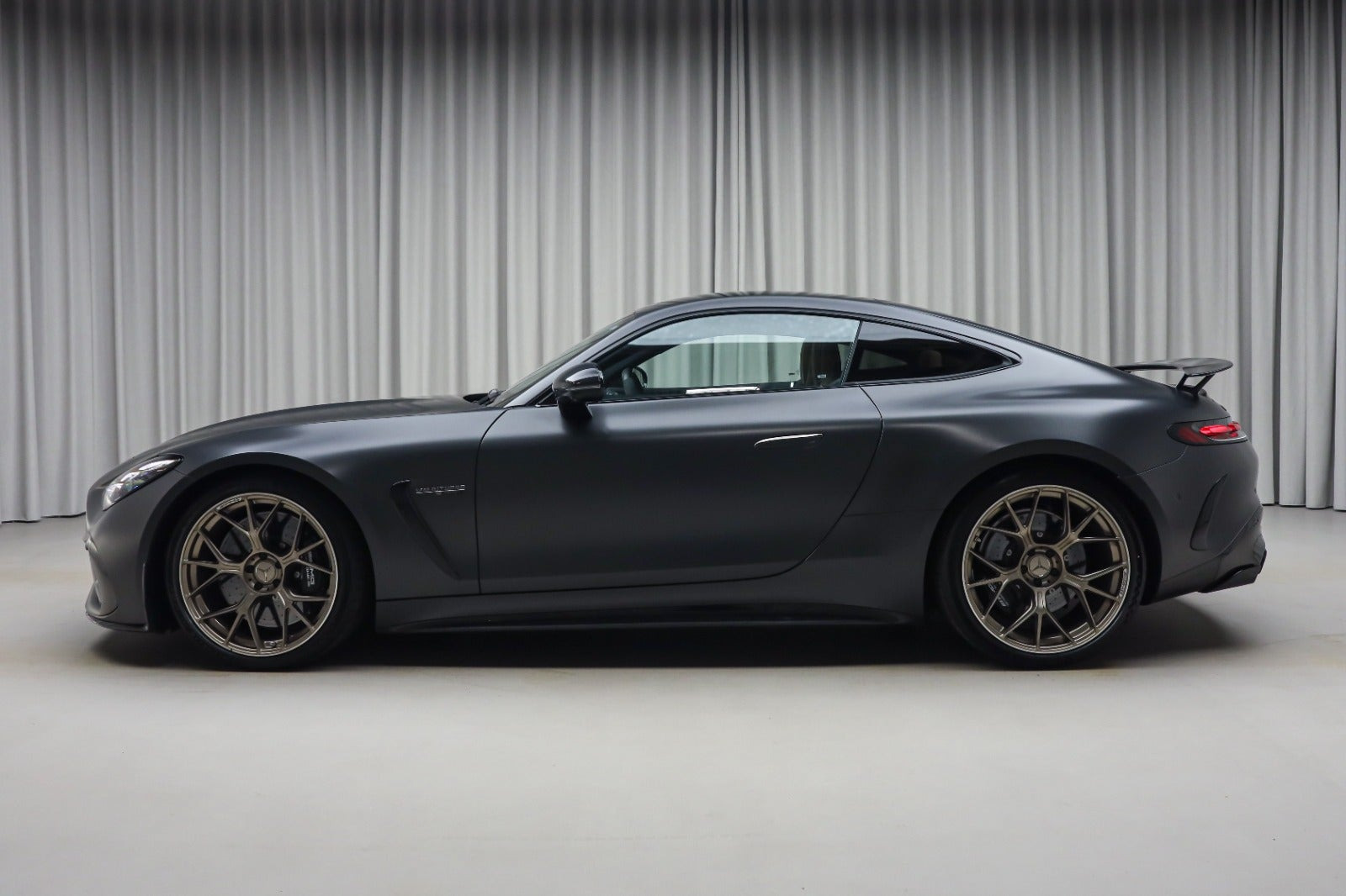 Grå Mercedes AMG GT 63 fra 2026