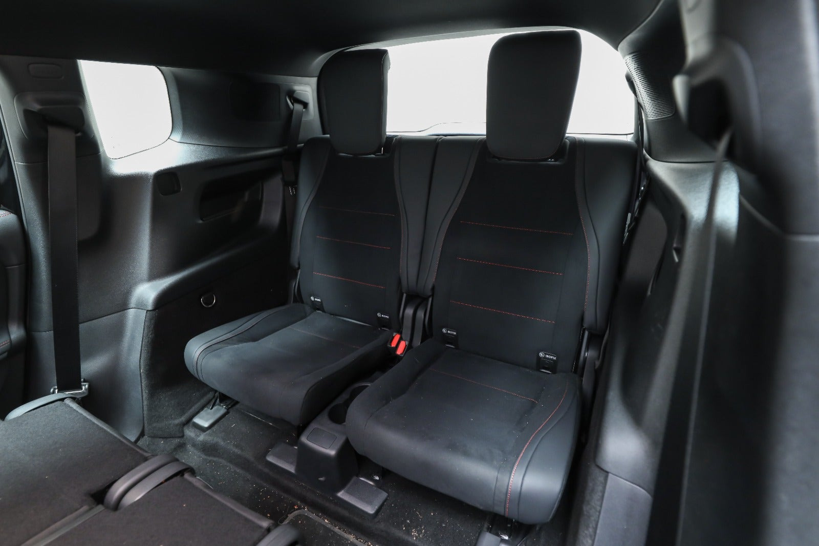 Sort Mercedes GLB250+ fra 2026