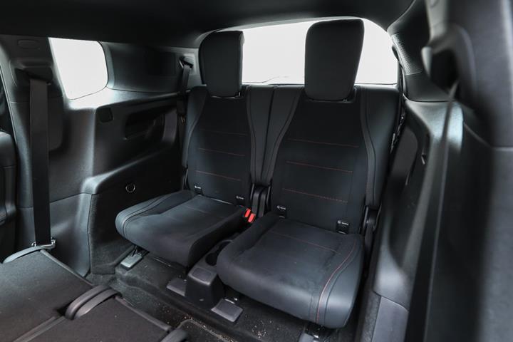 Sort Mercedes GLB250+ fra 2026