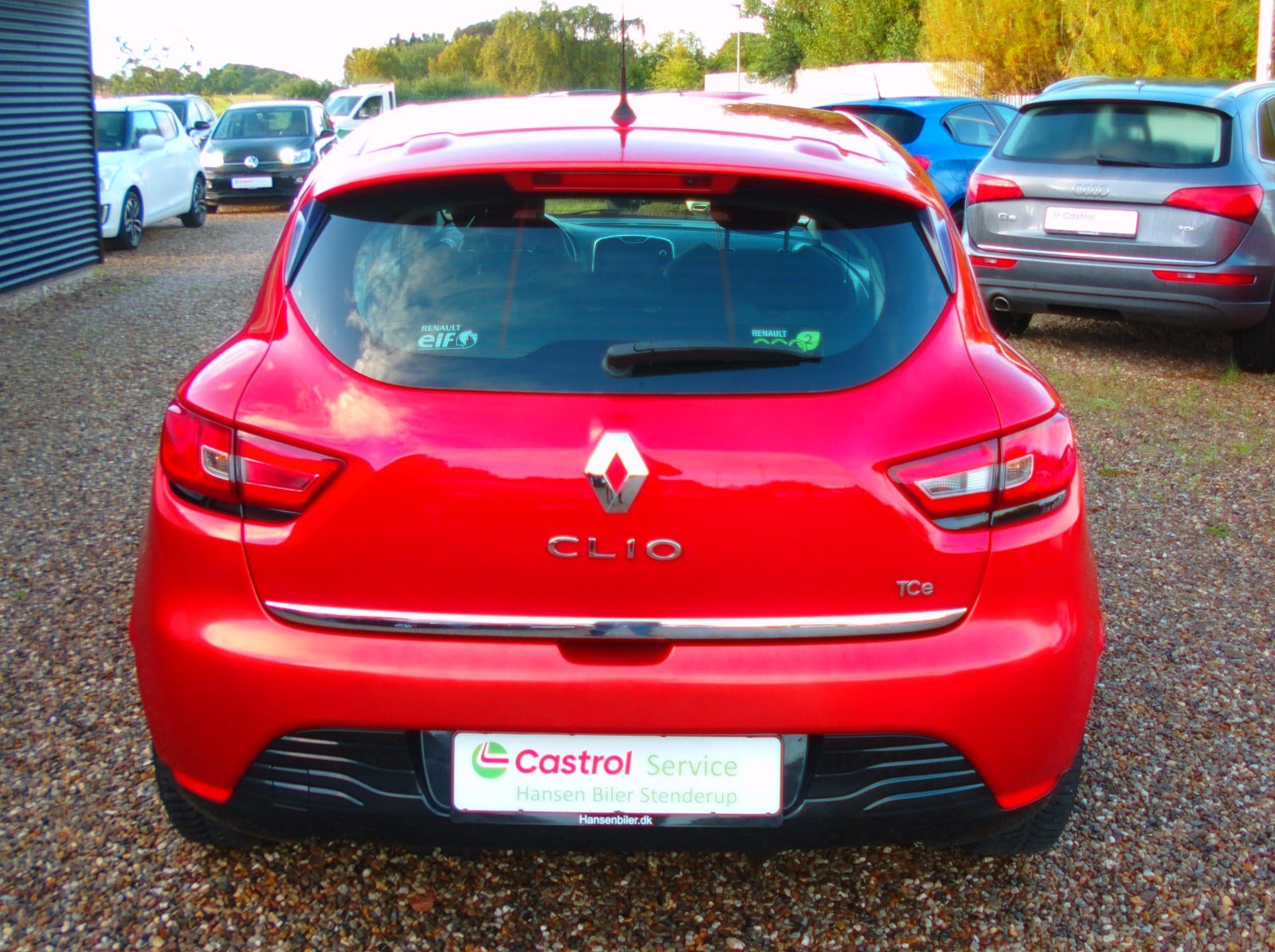 Rød Renault Clio IV fra 2016