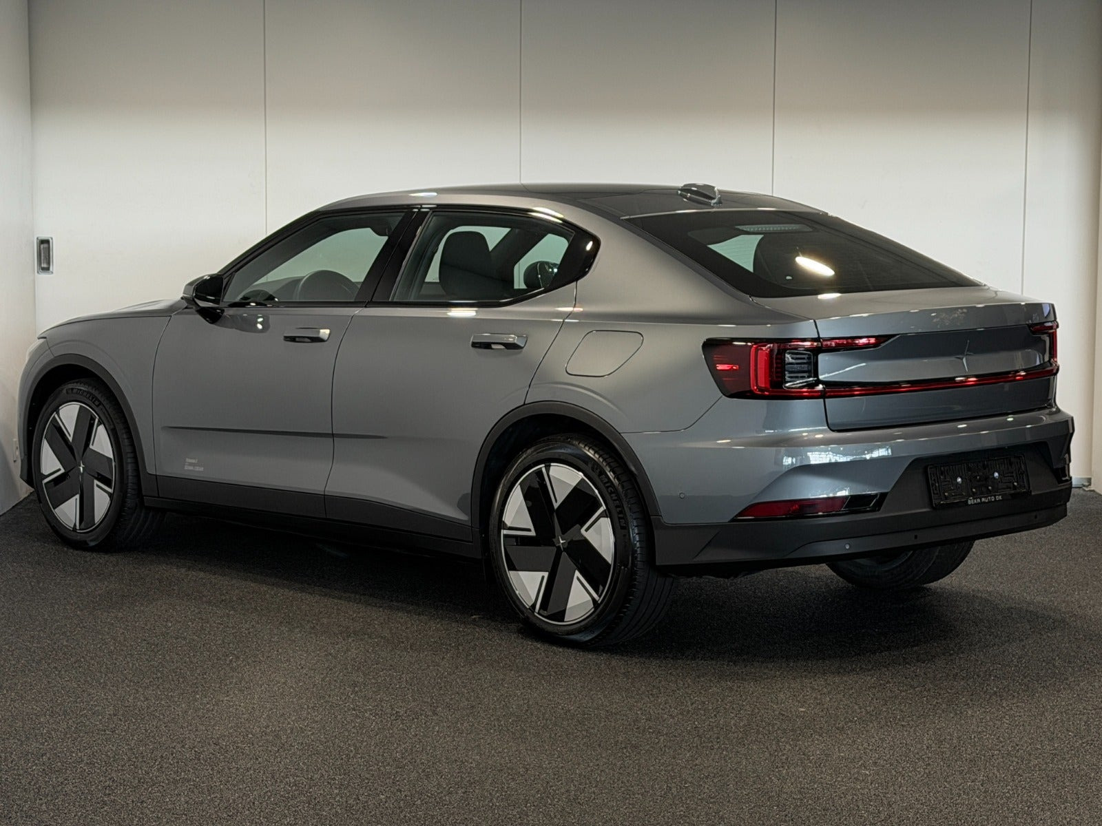 Grå Polestar 2 fra 2025