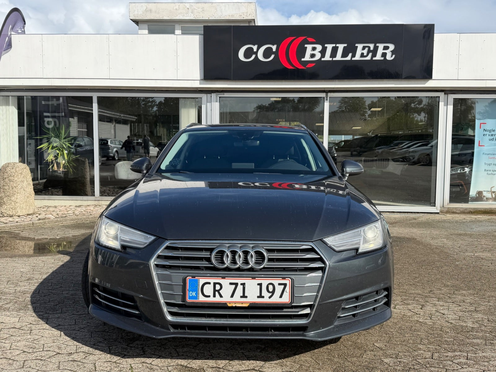 Grå Audi A4 fra 2016