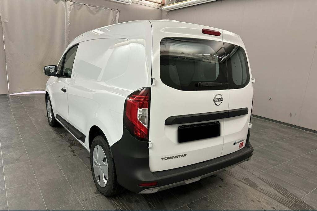 Hvid Nissan Townstar fra 2023