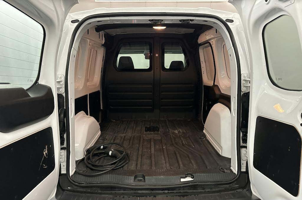 Hvid Nissan Townstar fra 2023