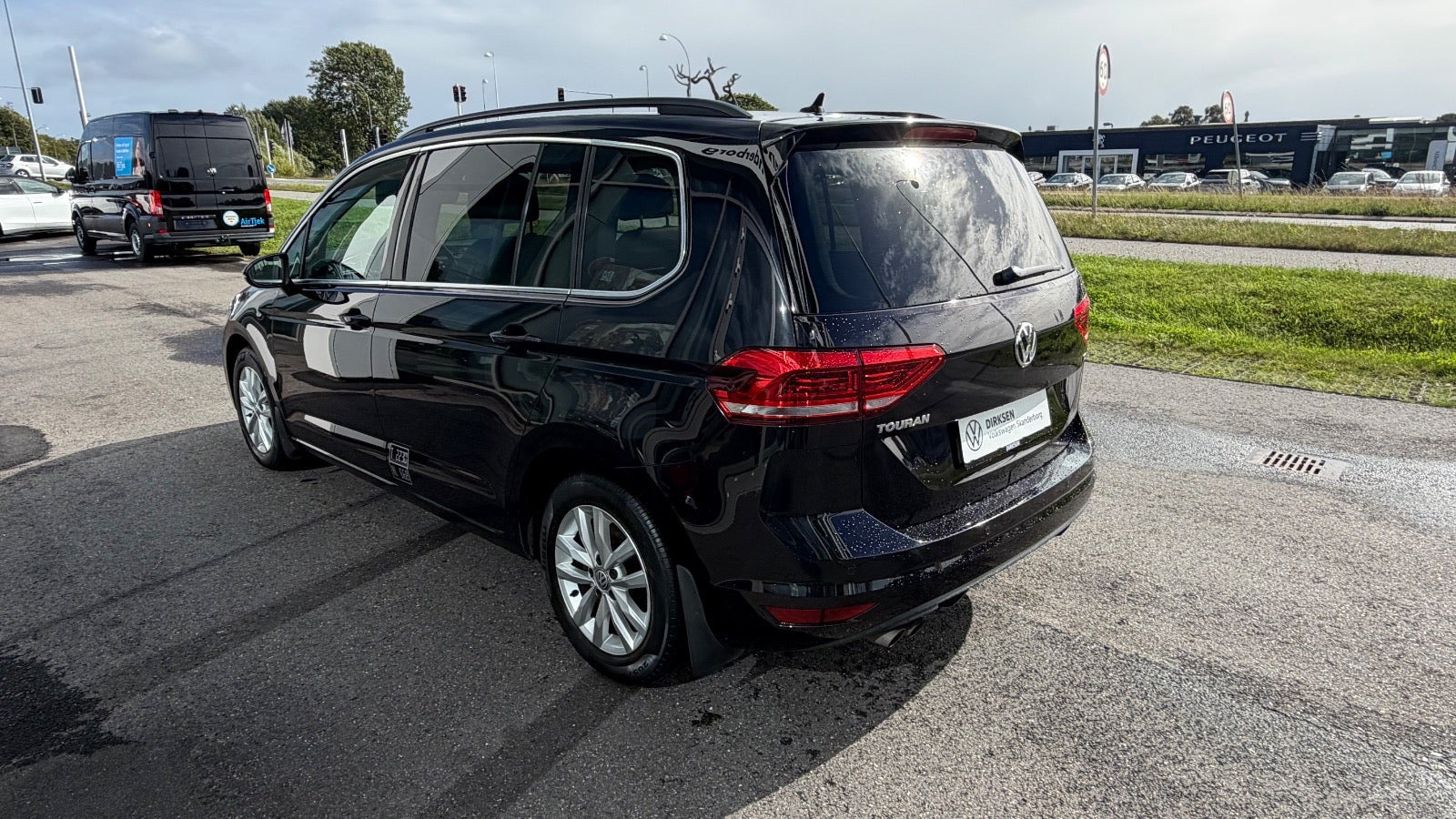 Sort VW Touran fra 2017