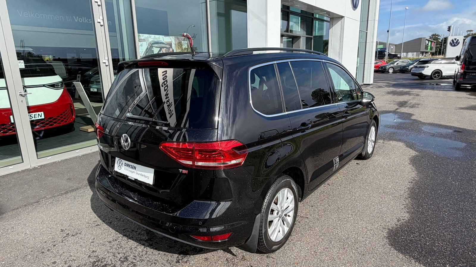 Sort VW Touran fra 2017