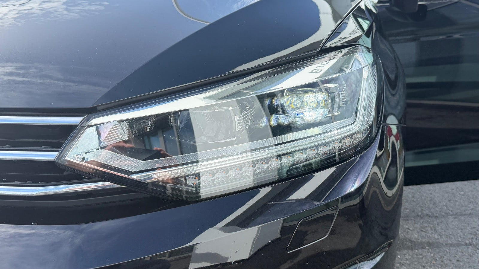Sort VW Touran fra 2017