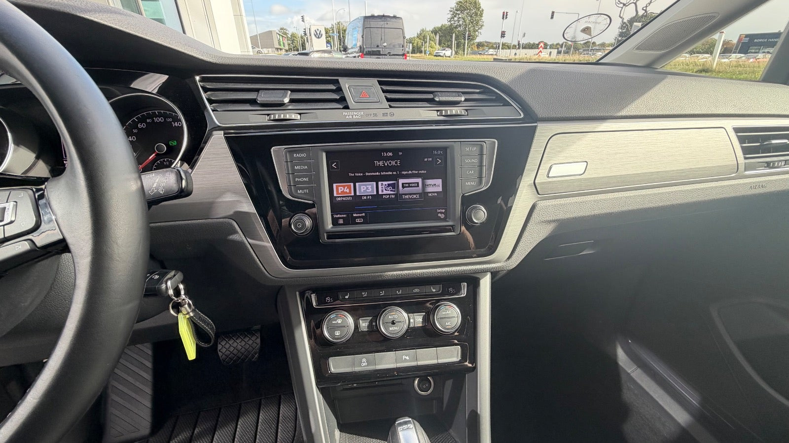 Sort VW Touran fra 2017