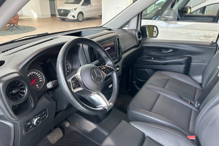 Hvid Mercedes Vito 114 fra 2024