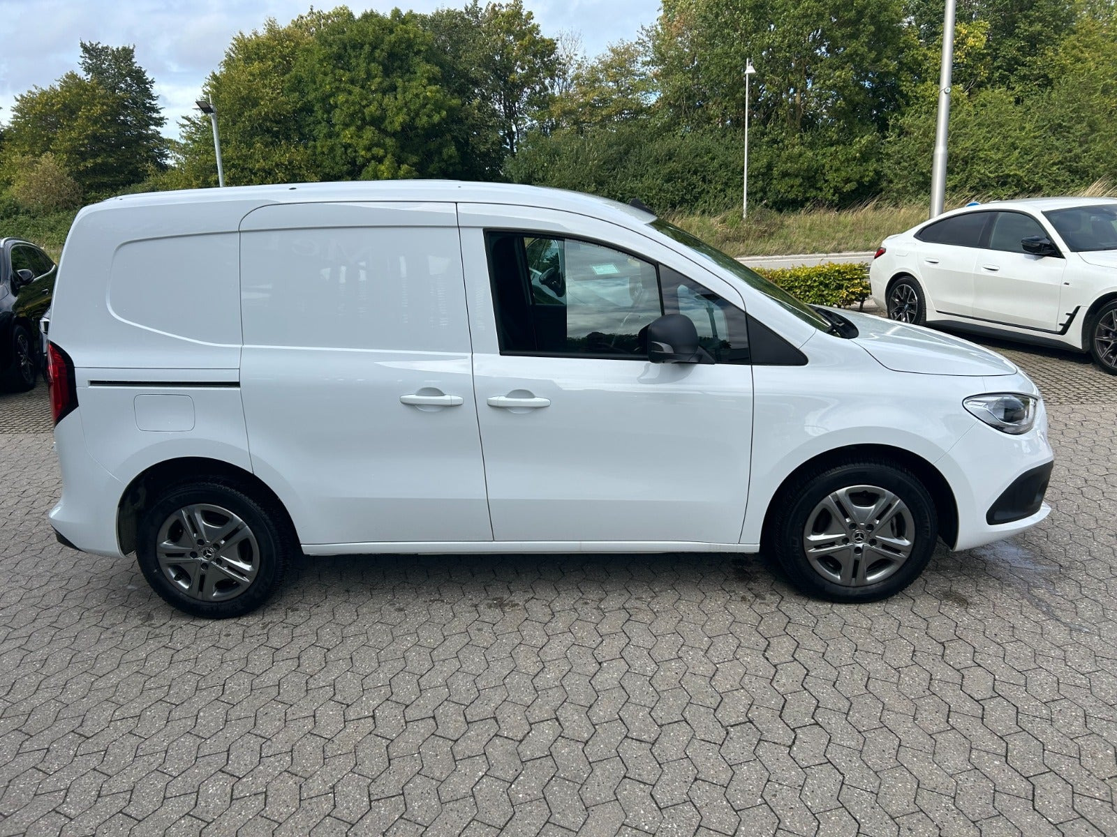 Hvid Mercedes Citan 110 fra 2024
