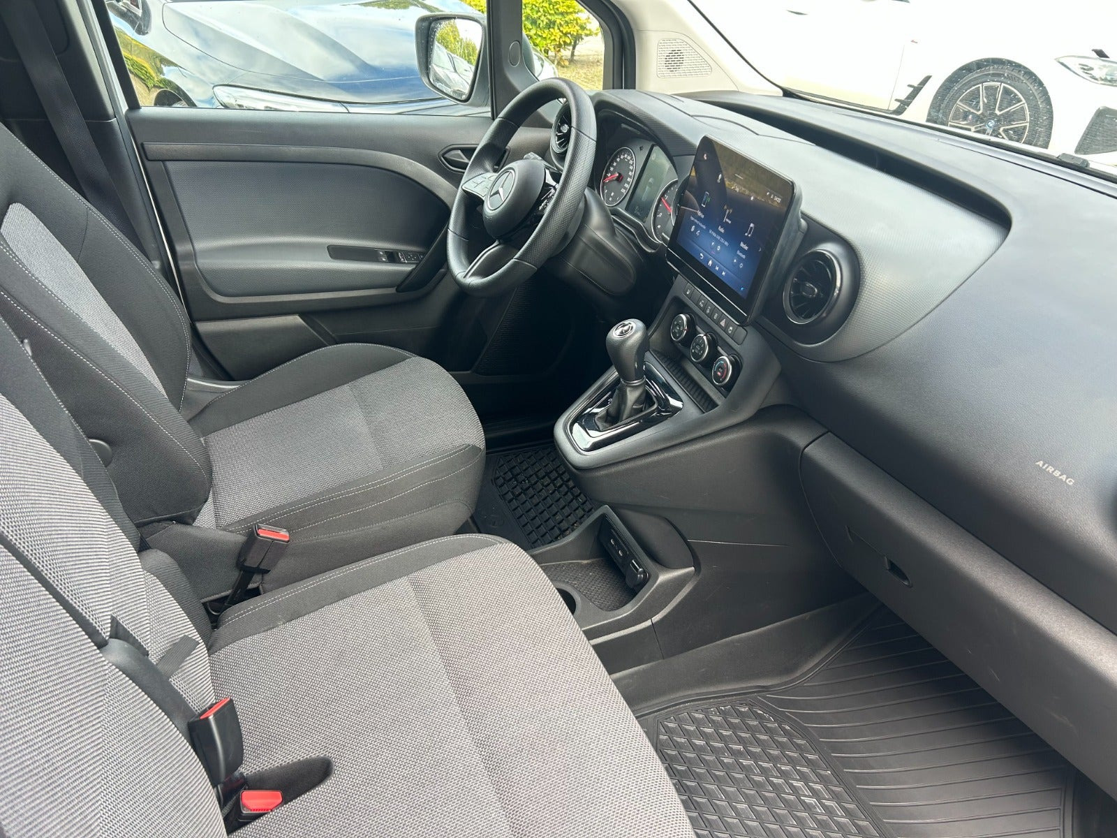 Hvid Mercedes Citan 110 fra 2024