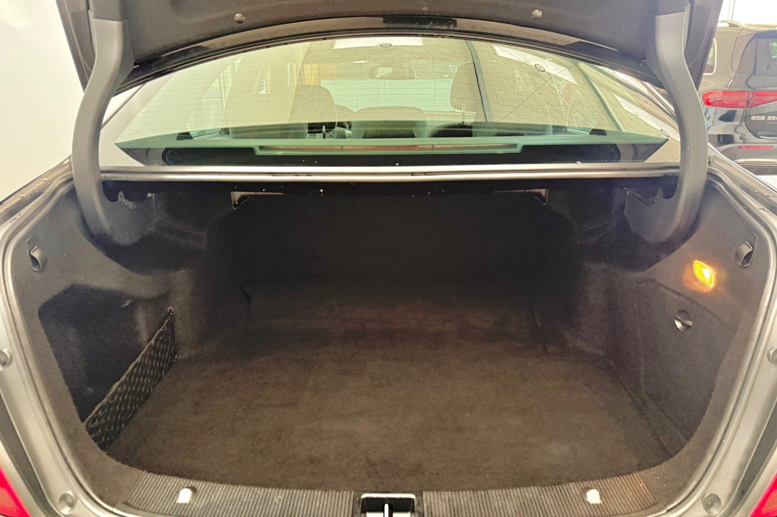 Grøn Mercedes C180 fra 2013