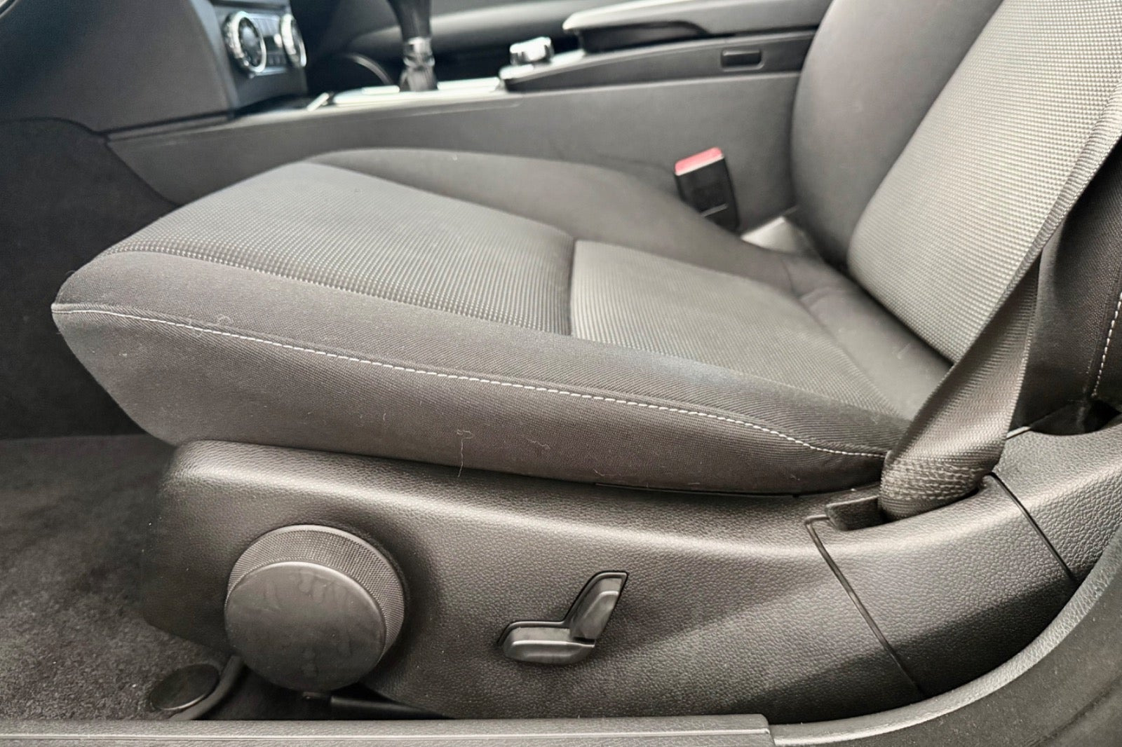 Grøn Mercedes C180 fra 2013