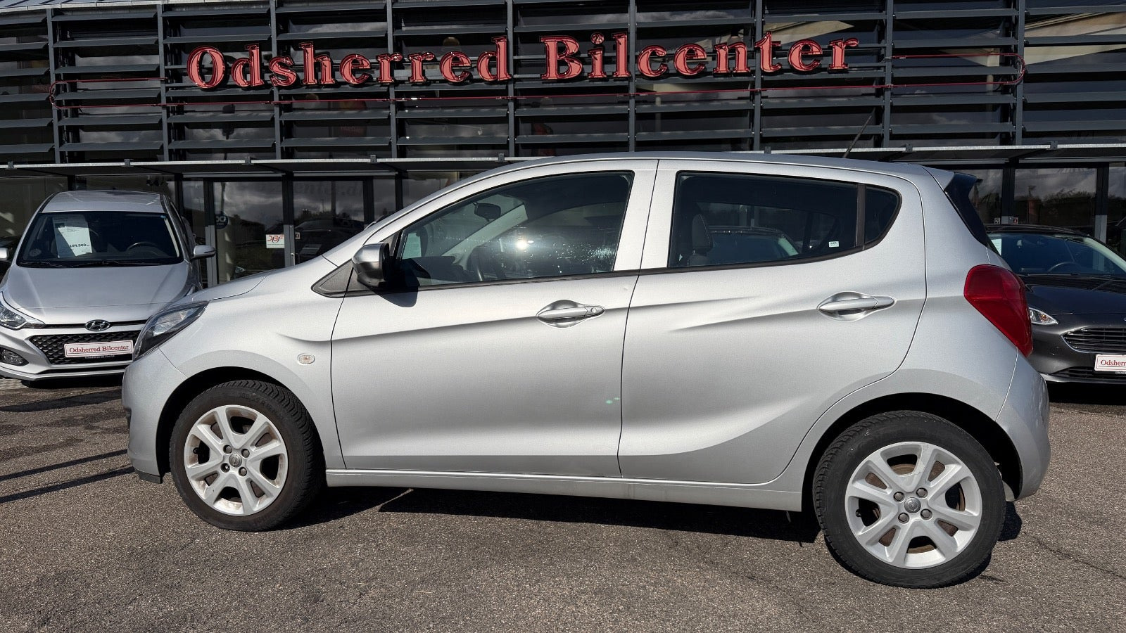 Grå Opel Karl fra 2018