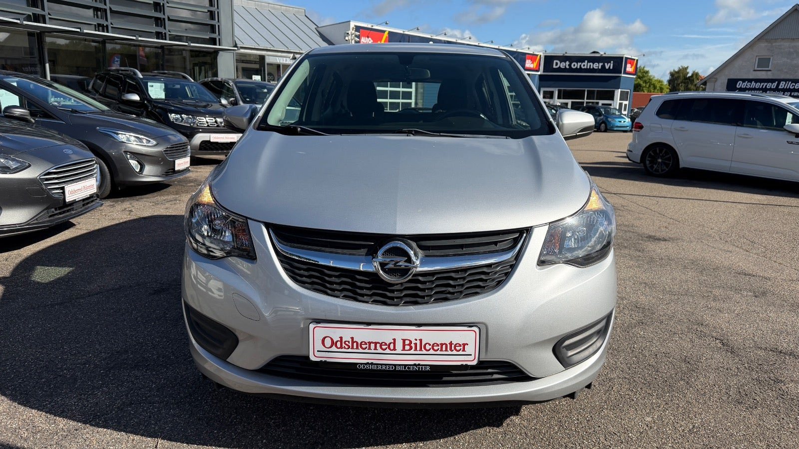 Grå Opel Karl fra 2018