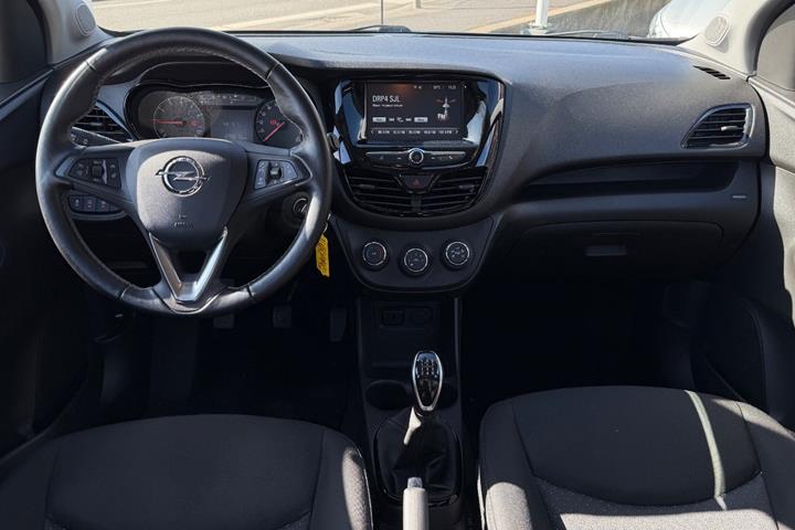 Grå Opel Karl fra 2018