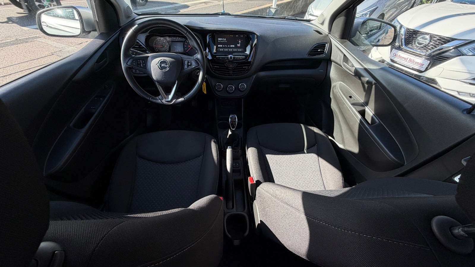Grå Opel Karl fra 2018