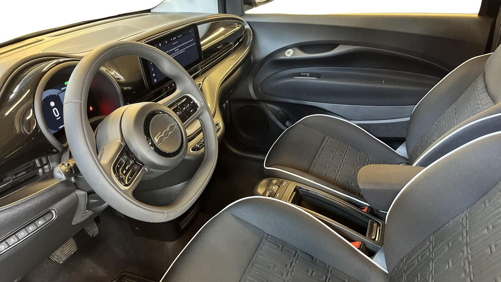 Sort Fiat 500e fra 2024