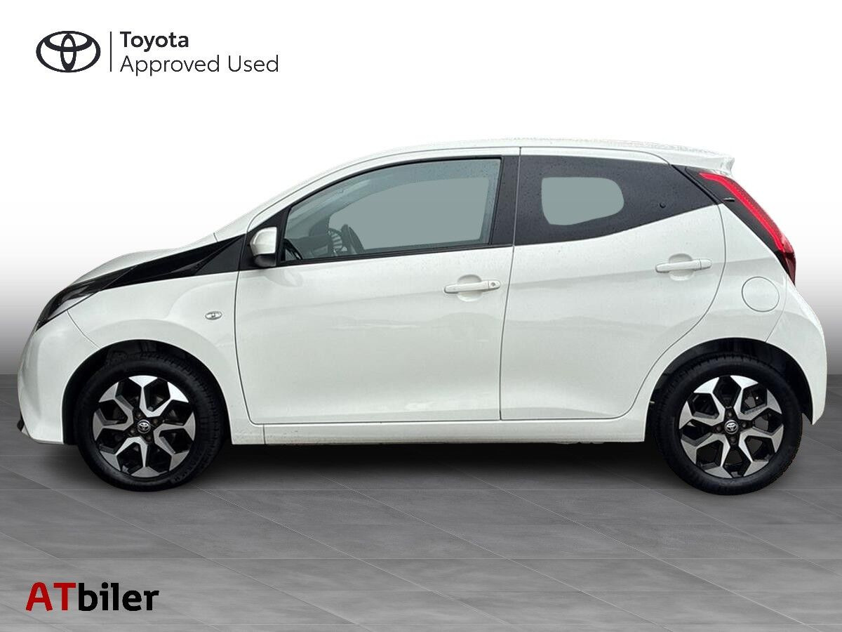 Hvid Toyota Aygo fra 2021