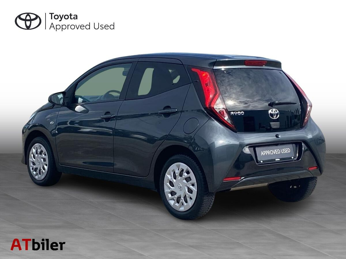 Sort Toyota Aygo fra 2020