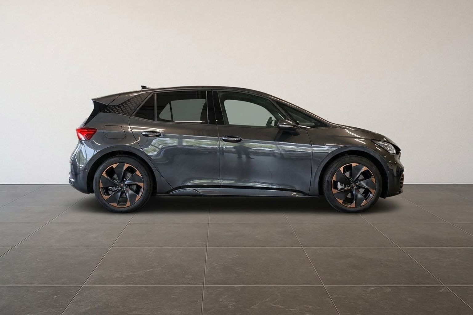Grå Cupra Born fra 2021