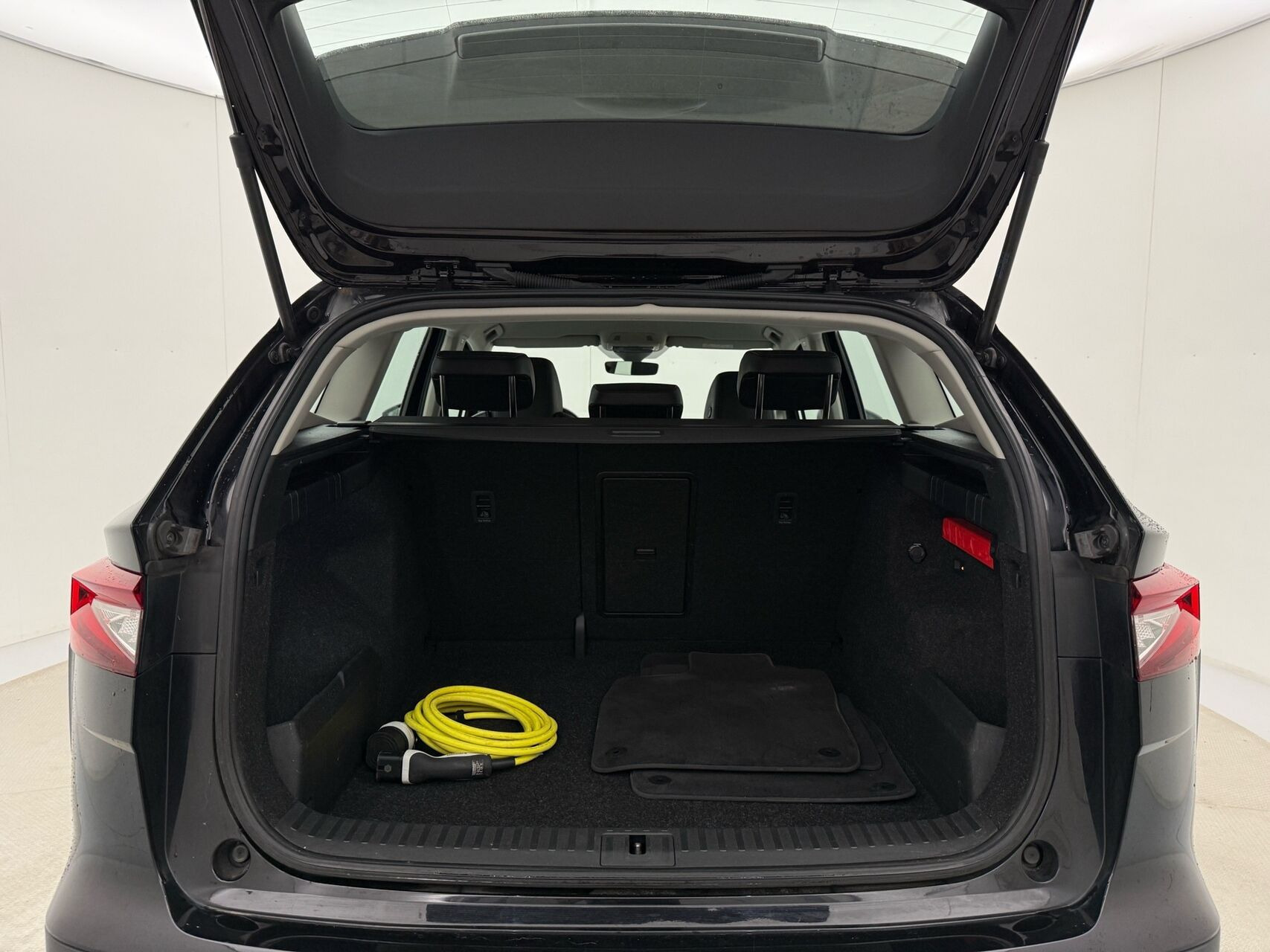 Sort Skoda Enyaq fra 2023