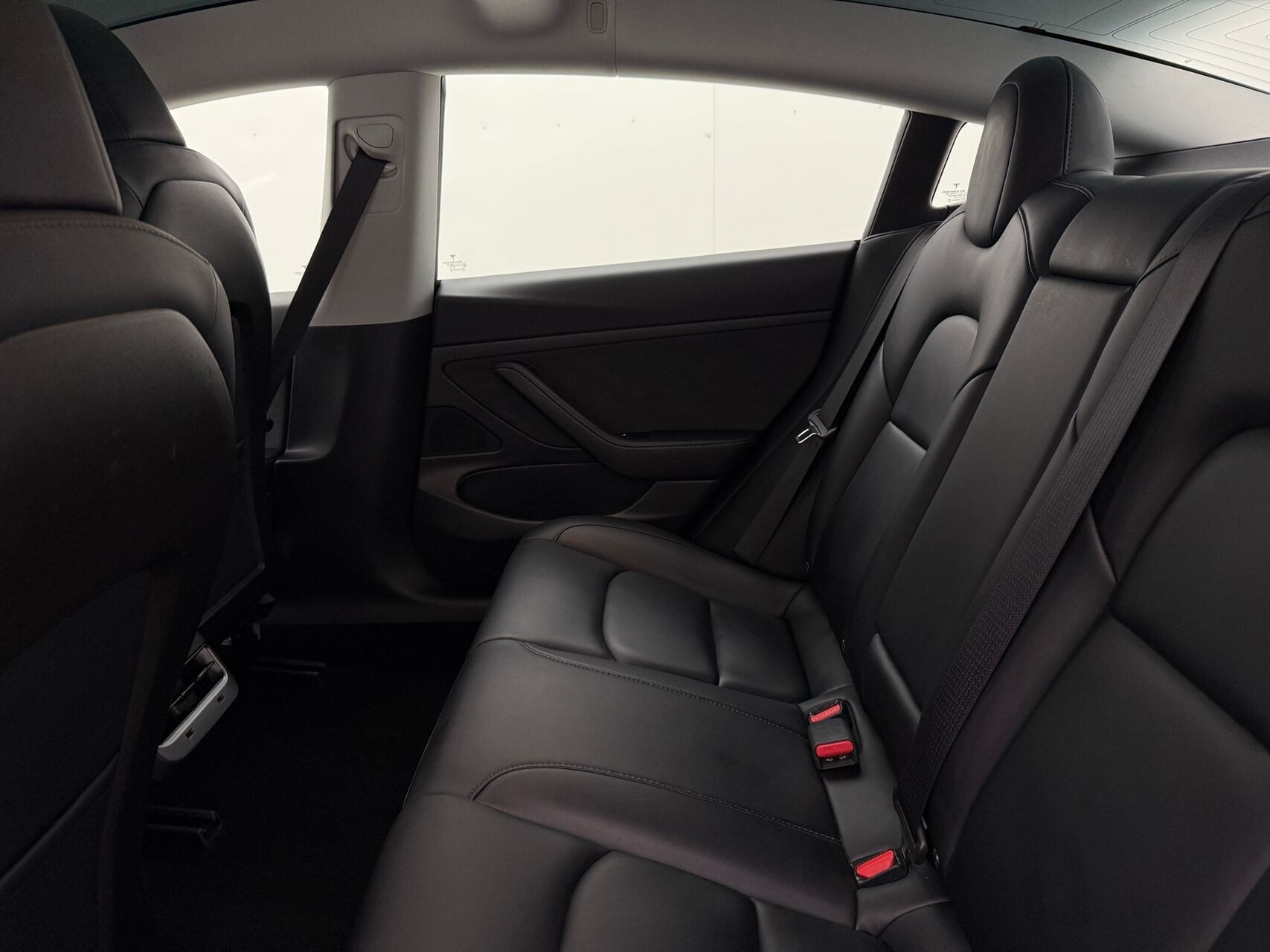 Sort Tesla Model 3 fra 2020