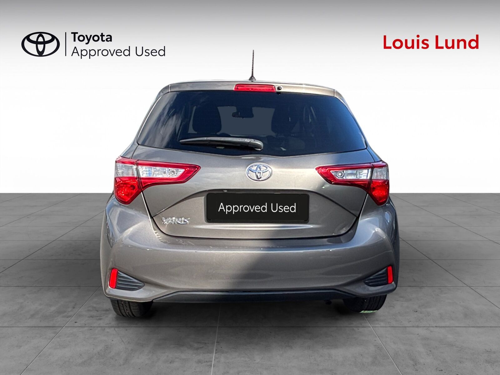 Grå Toyota Yaris fra 2019