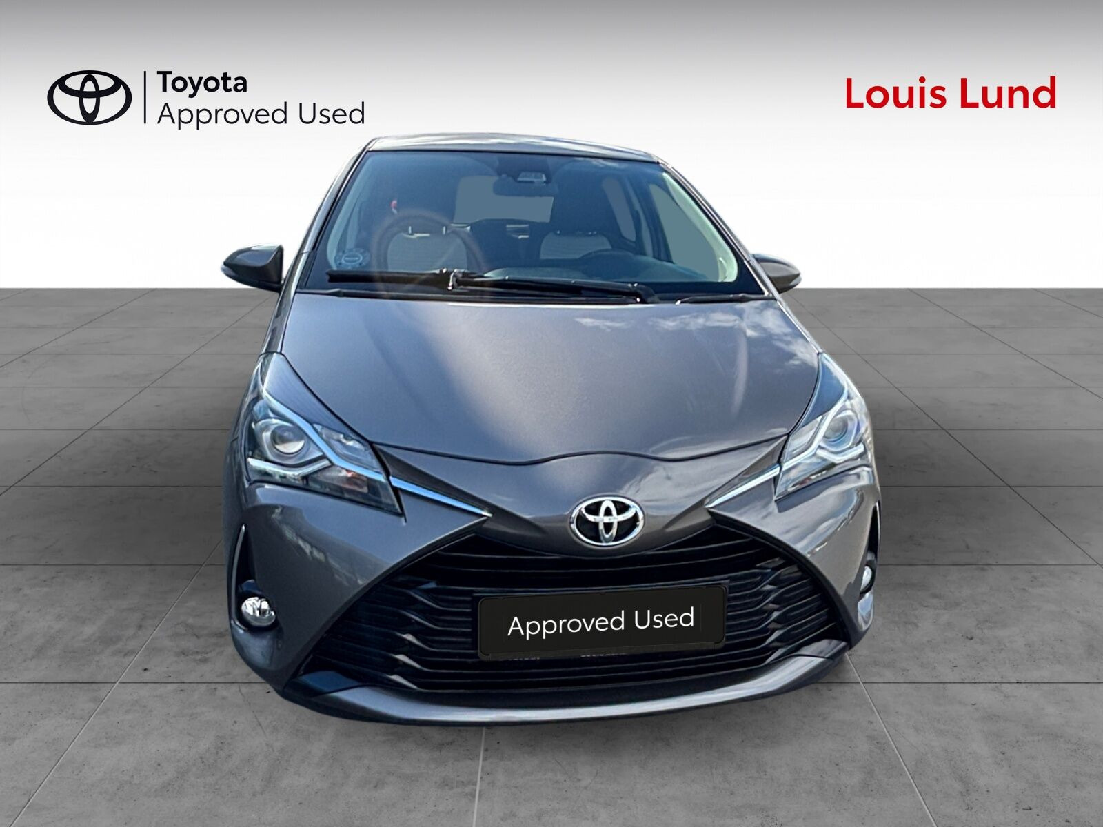 Grå Toyota Yaris fra 2019