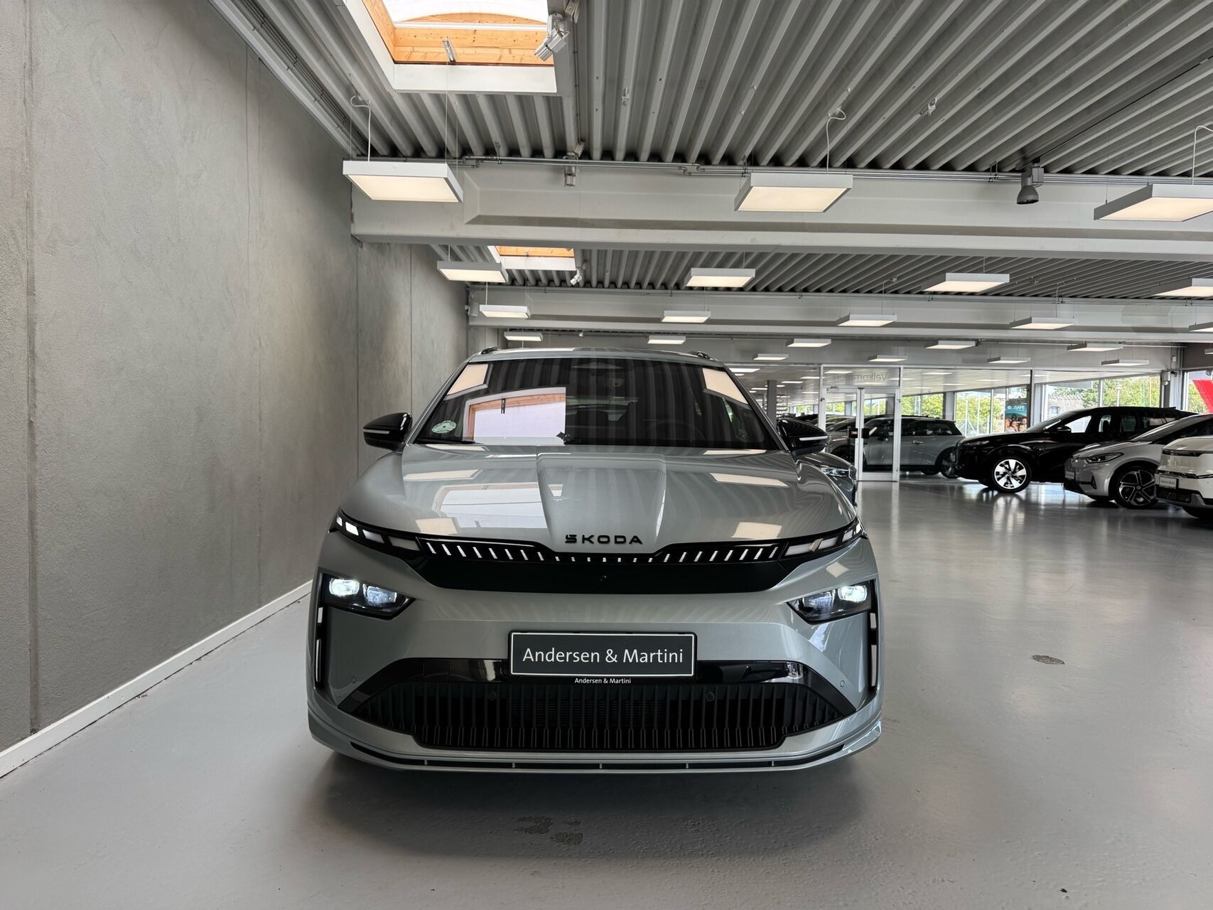 Grå Skoda Enyaq fra 2026