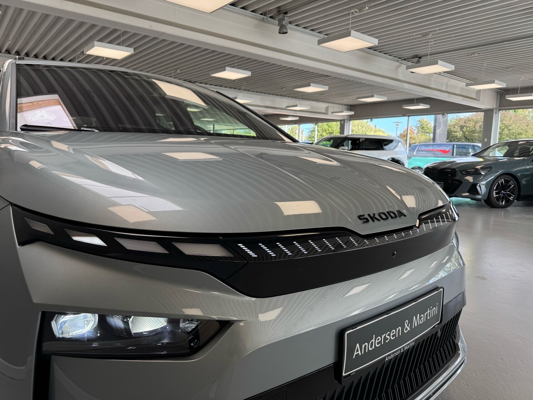 Grå Skoda Enyaq fra 2026