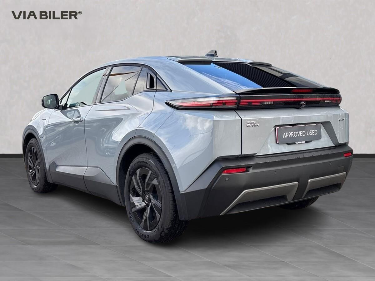 Grå Toyota Toyota C-HR+ fra 2026