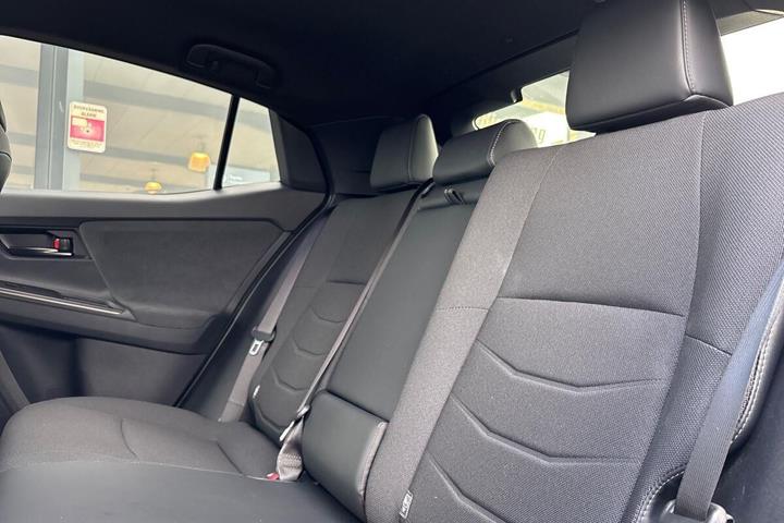 Grå Toyota Toyota C-HR+ fra 2026