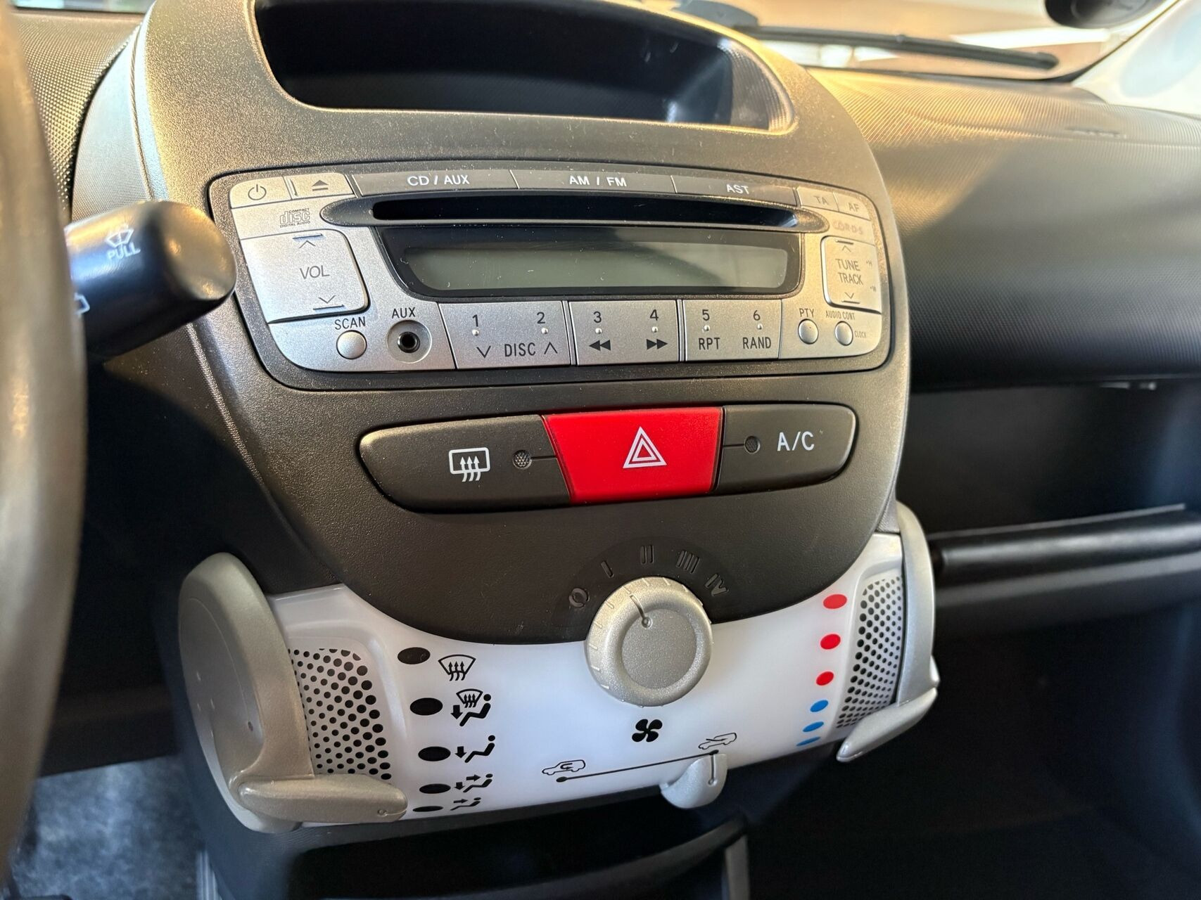 Hvid Toyota Aygo fra 2014