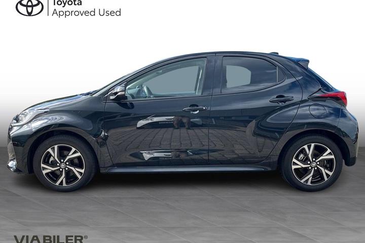 Sort Toyota Yaris fra 2025