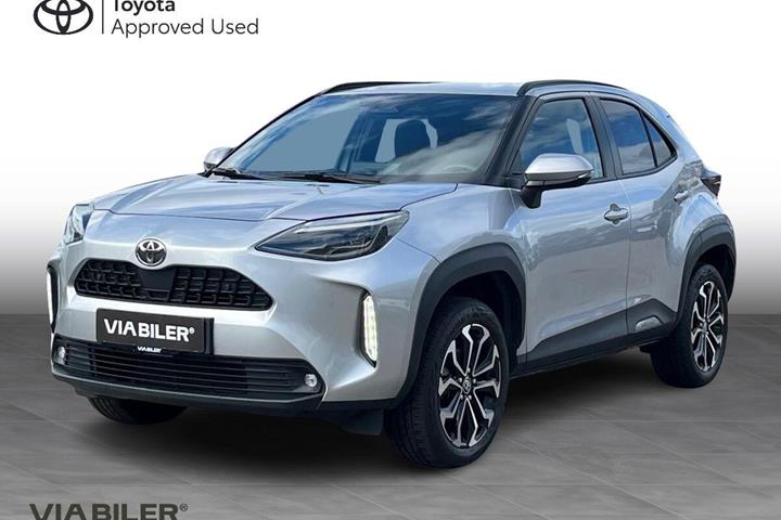 Sølv Toyota Yaris Cross fra 2024 set udefra