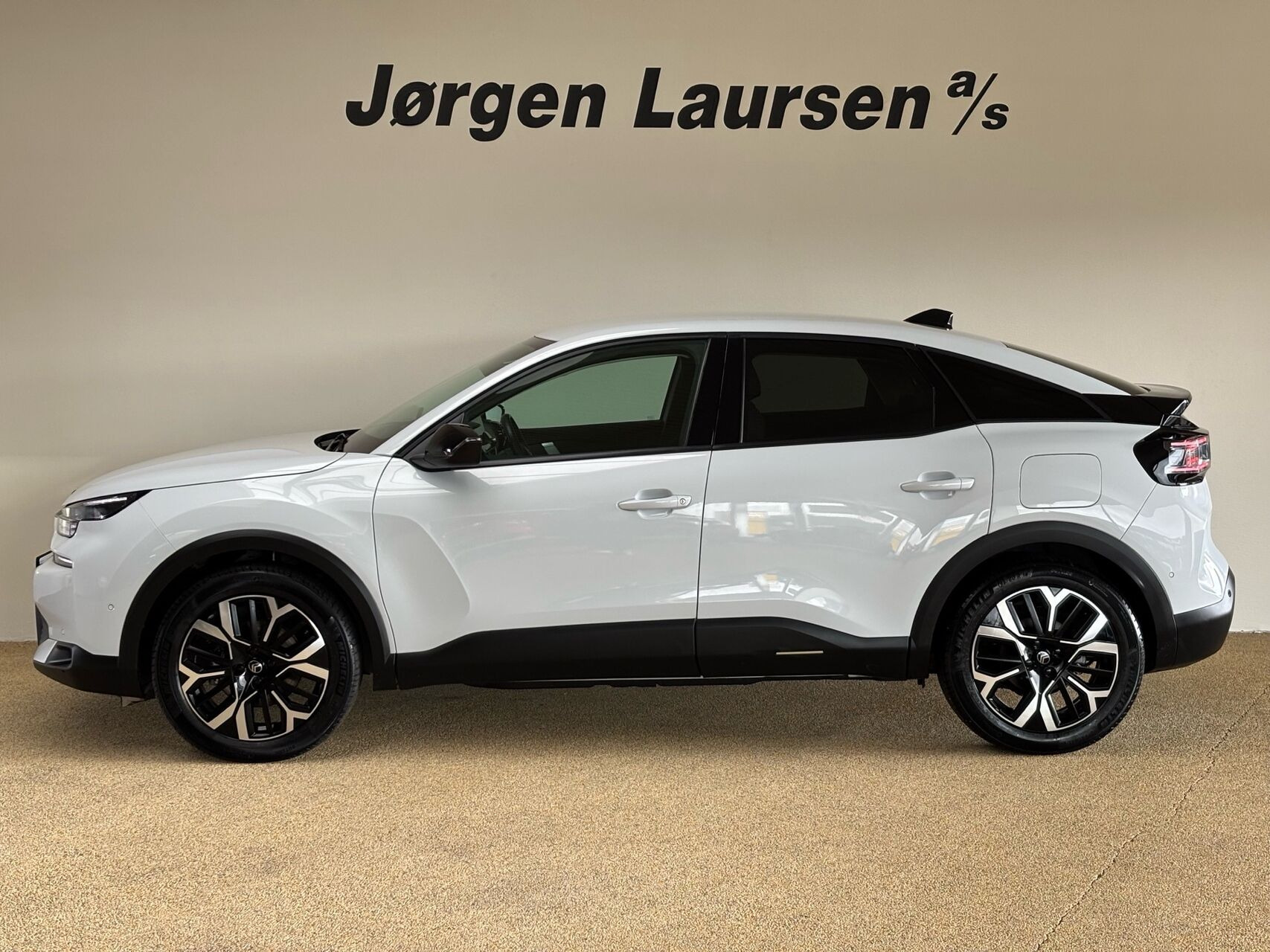 Hvid Citroën ë-C4 fra 2025