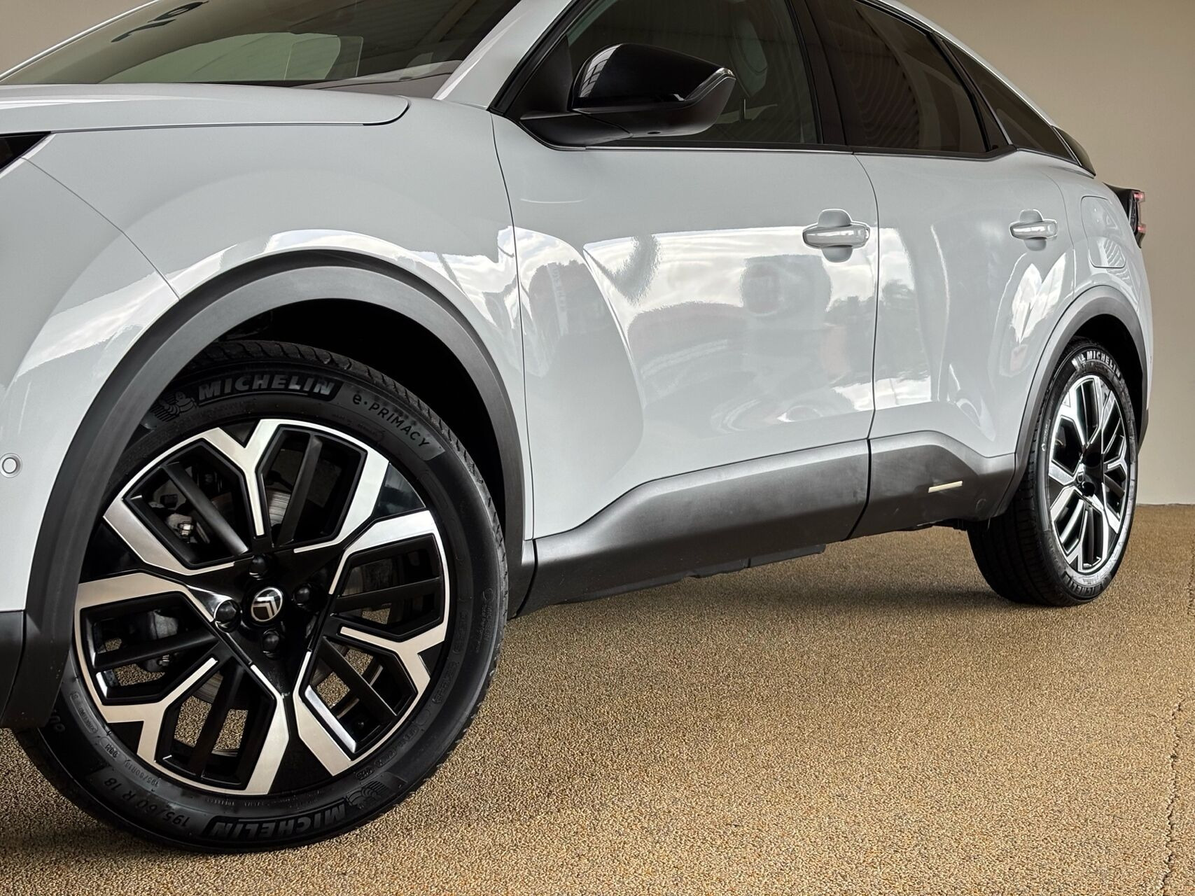 Hvid Citroën ë-C4 fra 2025
