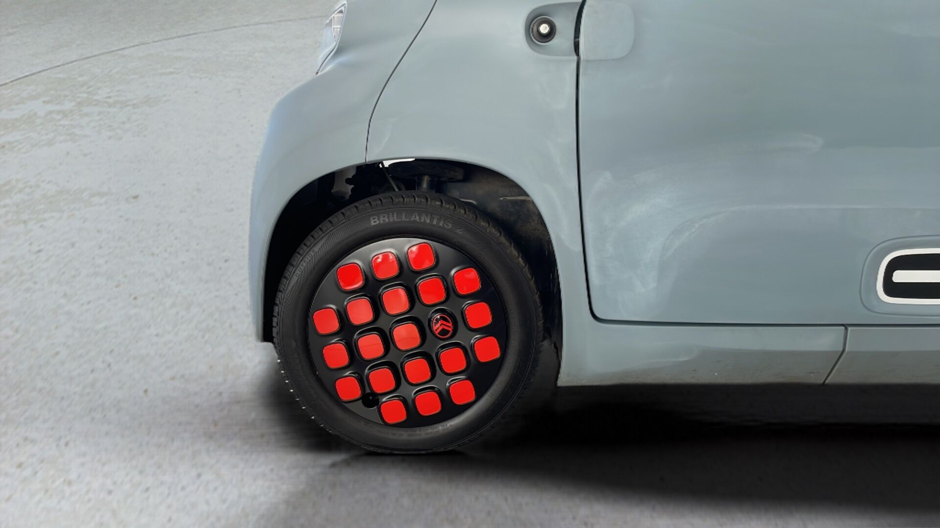 Blå Citroën Ami fra 2023 set udefra
