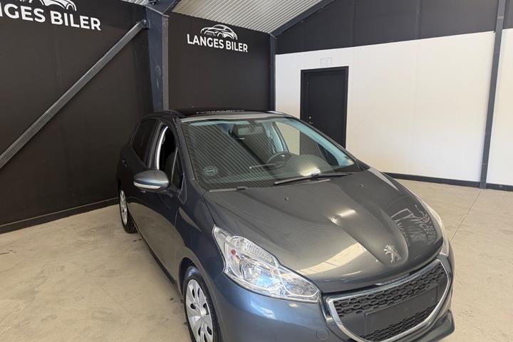 Grå Peugeot 208 fra 2015