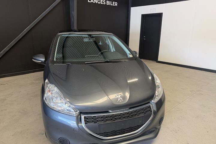 Grå Peugeot 208 fra 2015