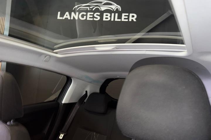 Grå Peugeot 208 fra 2015