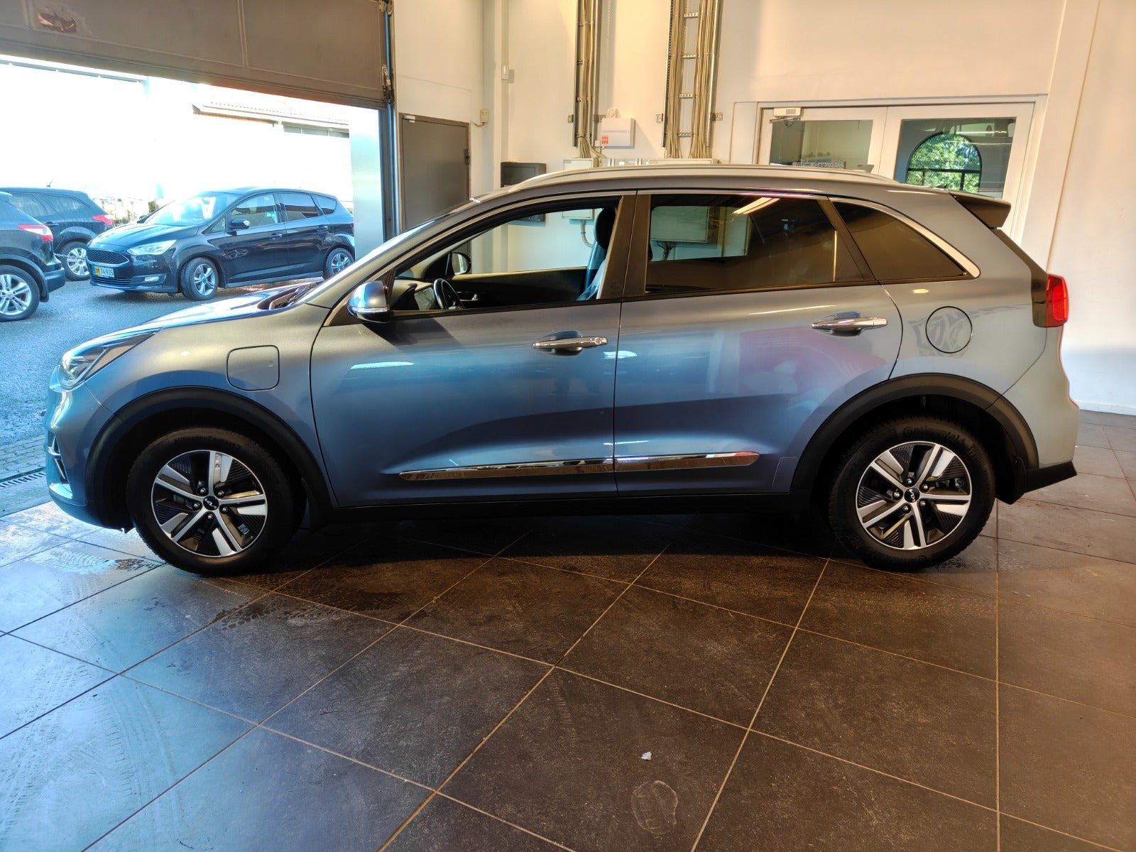 Blå Kia Niro fra 2022
